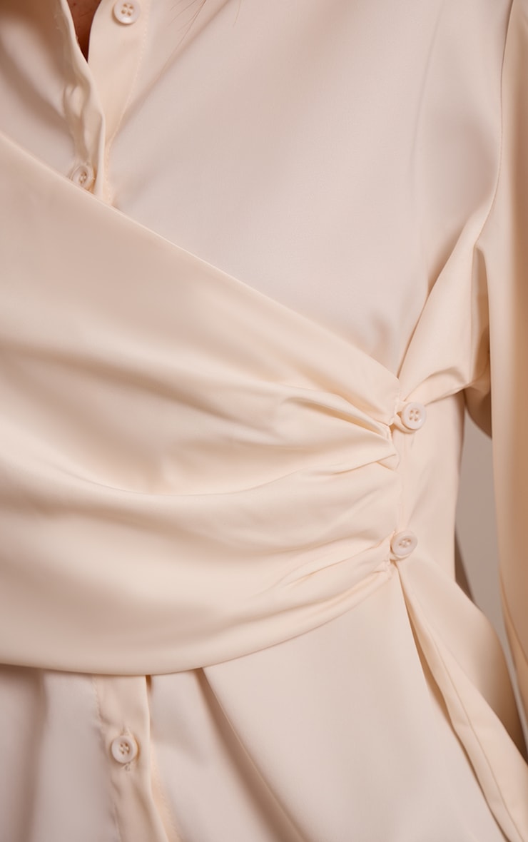 Chemise cache-coeur satinée crème à manches longues image 4