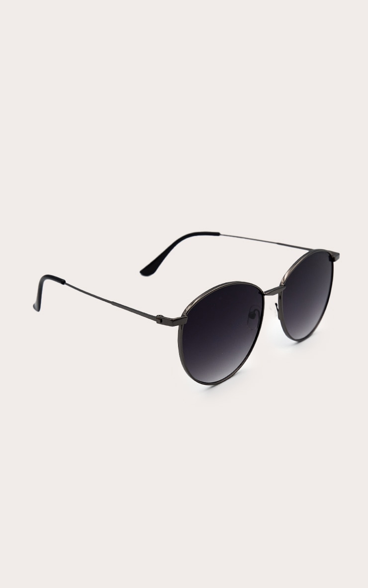 Black Metal Frame Ombre Lens Round Sunglasses image 3