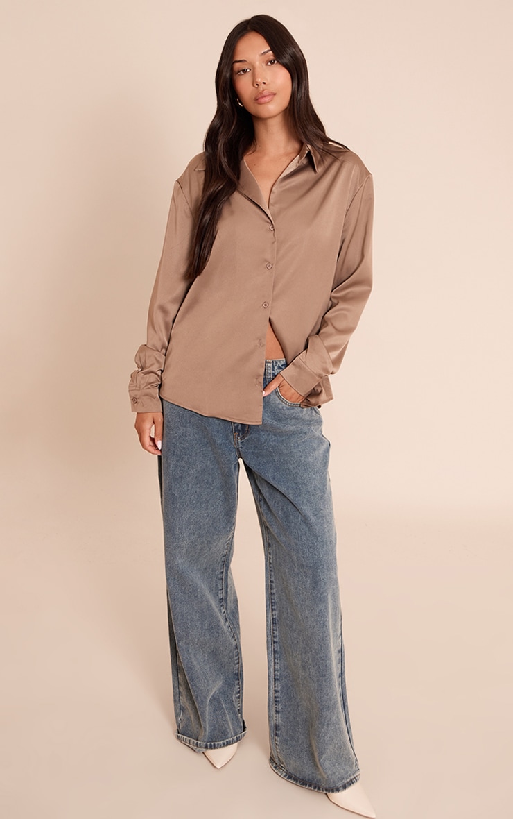 Chemise oversize satinée gris champignon image 3