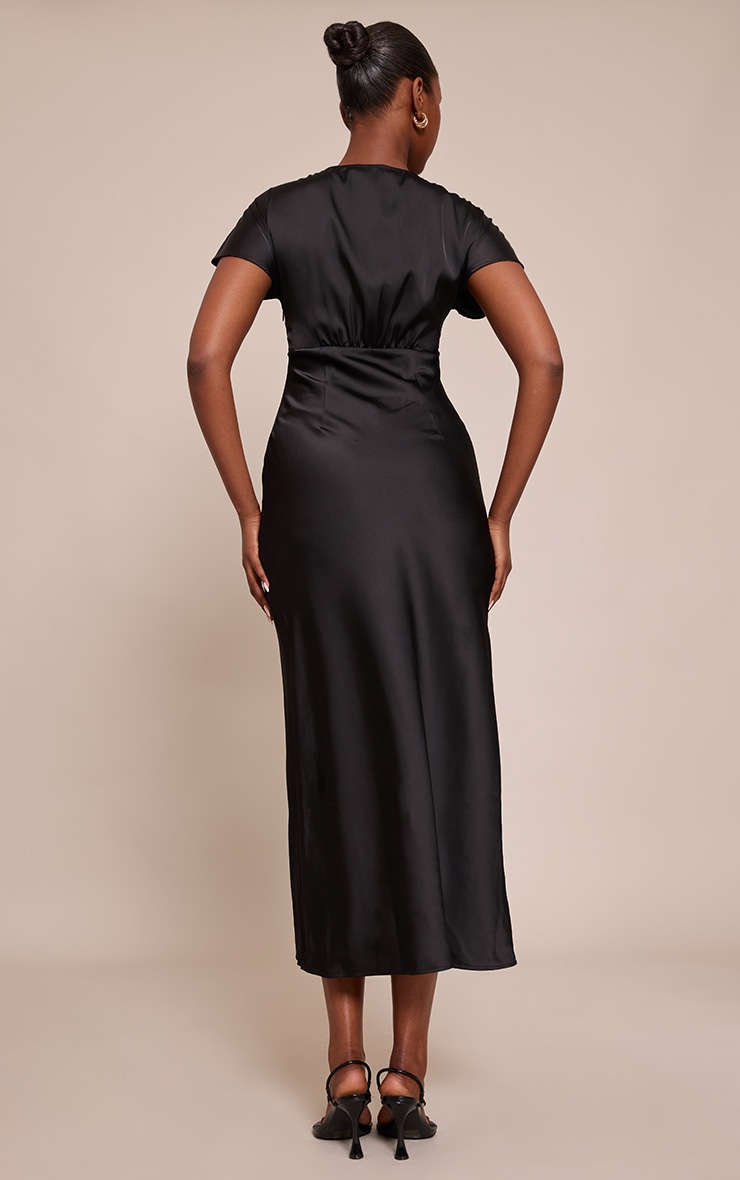 Robe mi-longue satinée noire à manches courtes image 2