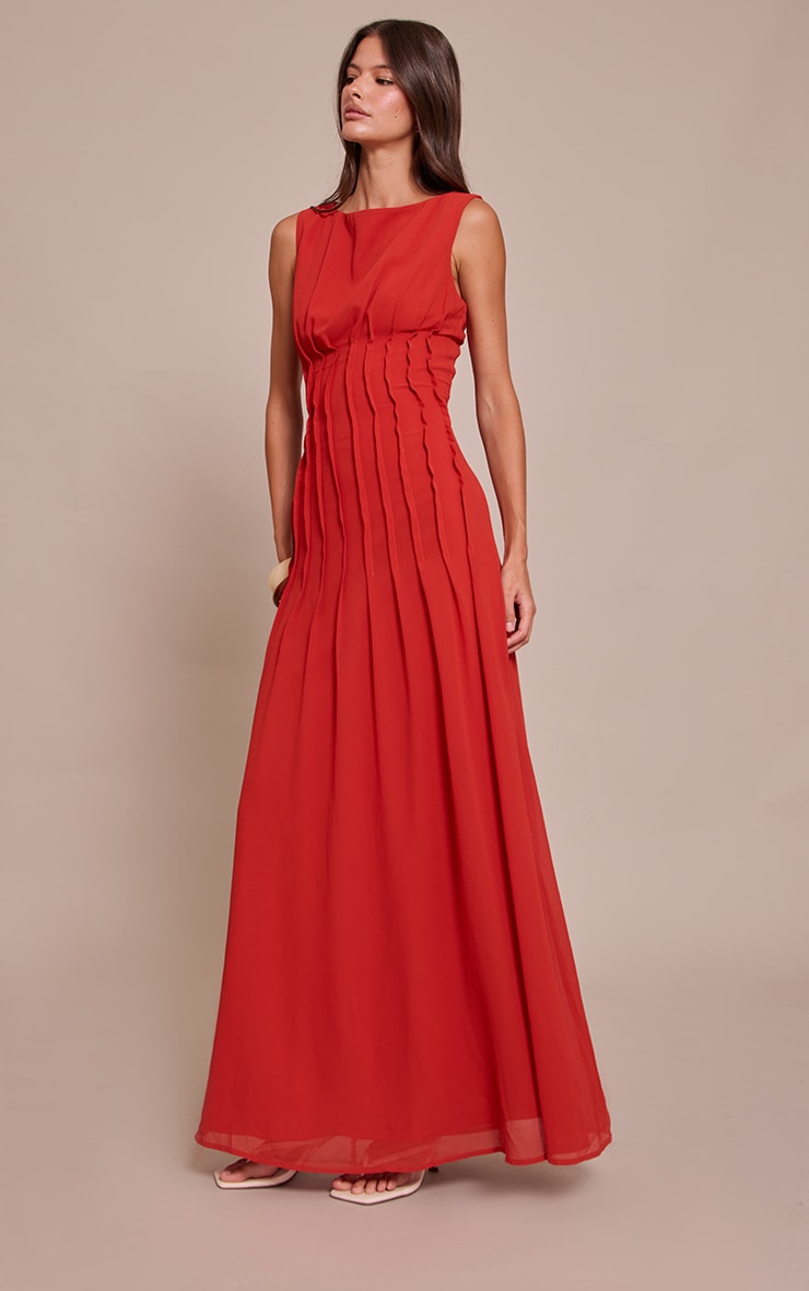 Robe longue en mousseline de soie rouille sans manches plissée image 3