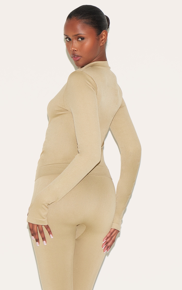 Olive Seamless Line Detail Fitted Jacket image 2