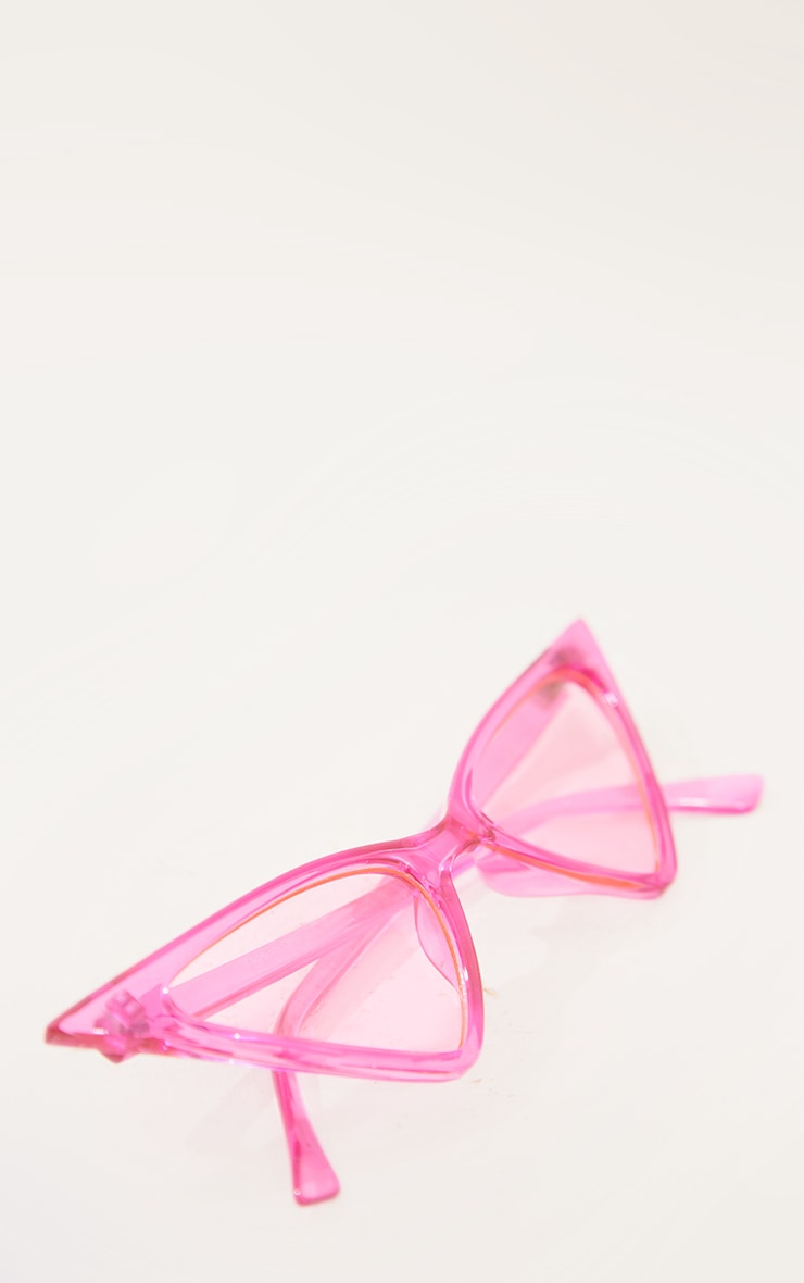 Lunettes de soleil oeil de chat pointues roses image 3