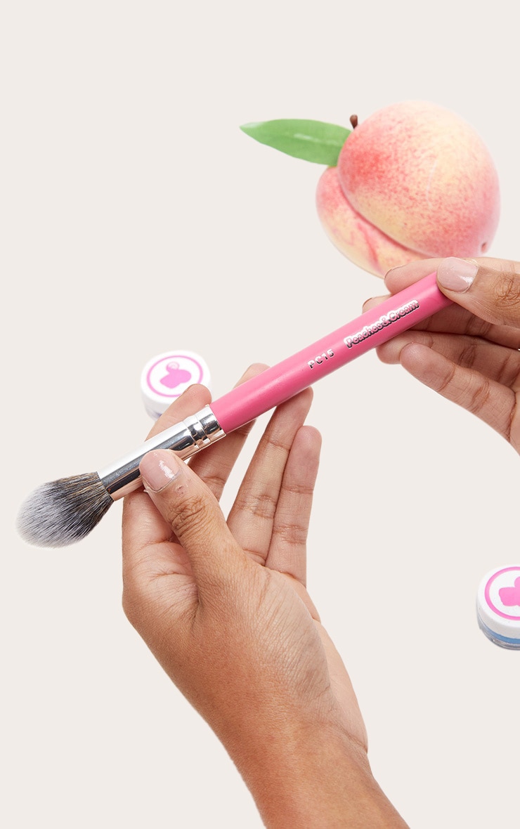 Peaches & Cream PC15 Cheek Definer Brush image 3