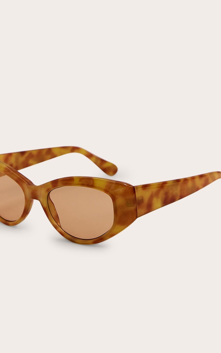 Honey Tortoiseshell Rounded Cat Eye Sunglasses image 4
