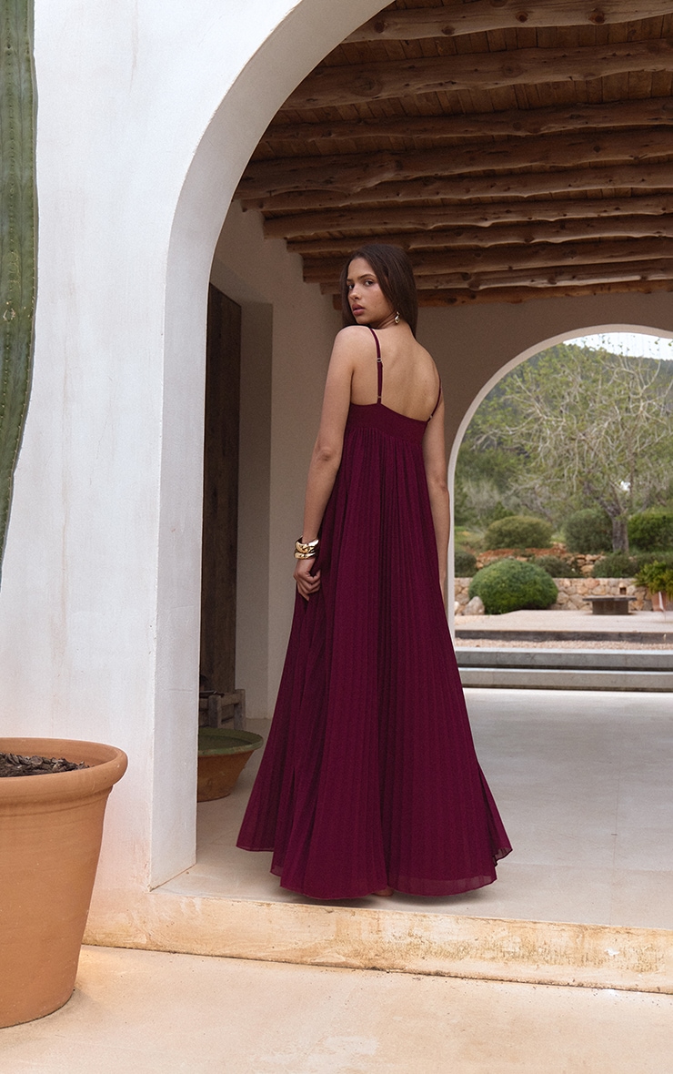 Robe longue rouge vin plissée image 2