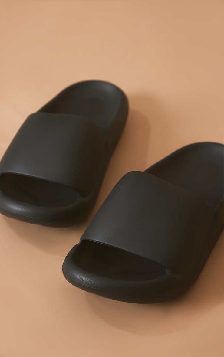Claquettes basiques noires image 1