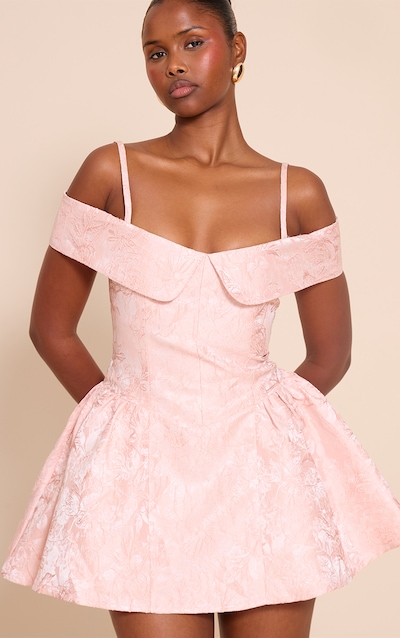 Robe droite en jacquard rose pâle à col bardot