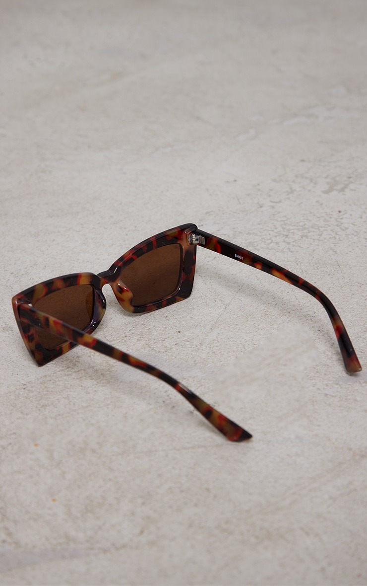 Tortoiseshell Chunky Flared Cat Eye Sunglasses image 3