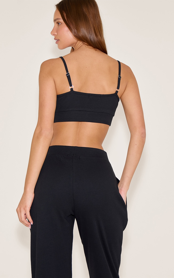 PrettyLittleThing Bralette de pyjama tonal élastique côtelée noire image 2