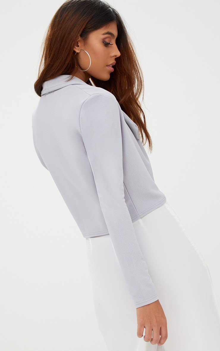 Grey Cropped Textured Blazer. Coats & Jackets PrettyLittleThing