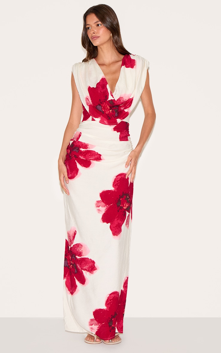 Robe longue imprimé rouge froncée à col bénitier image 3