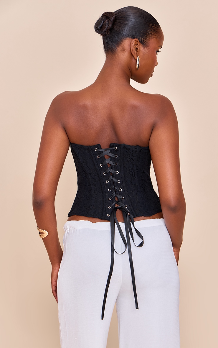Top corset bustier en dentelle noire à lisérés structurants image 2