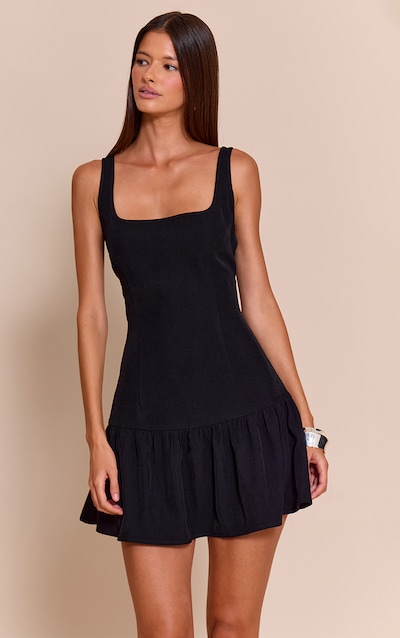 Black Sleeveless Straight Neck Shift Dress