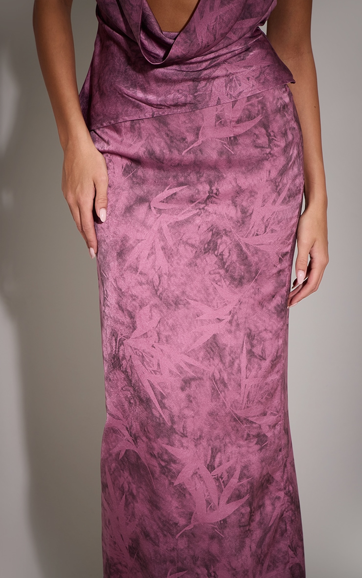 Jupe longue droite satinée imprimé violet image 4