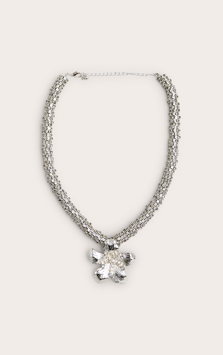 Collier argenté à fleur imposante image 2