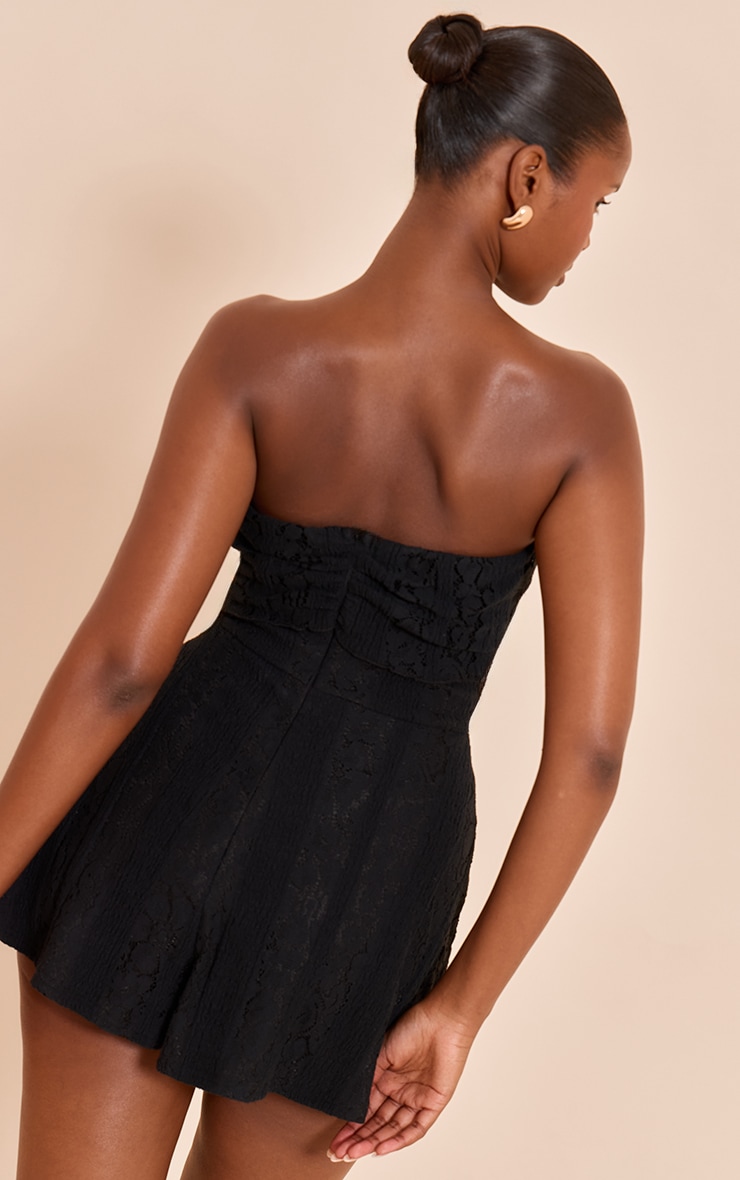 Combishort en dentelle noire à détail replié image 2