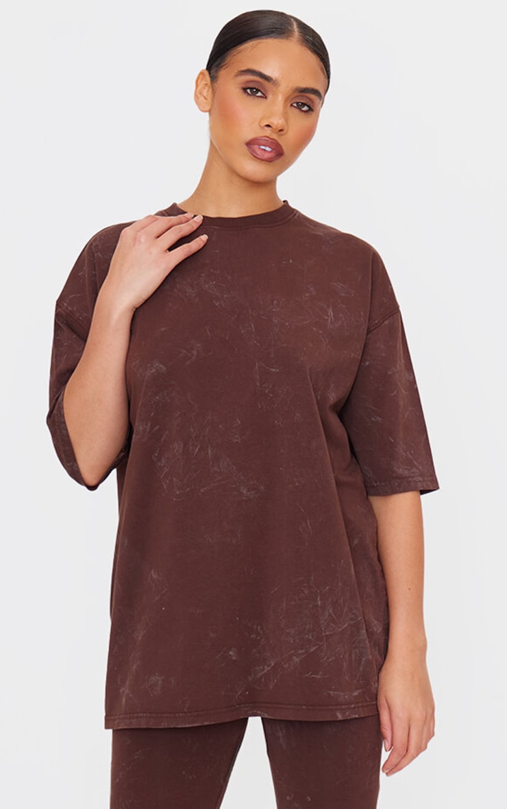 PRETTYLITTLETHING T-shirt oversize chocolat délavé imprimé image 1