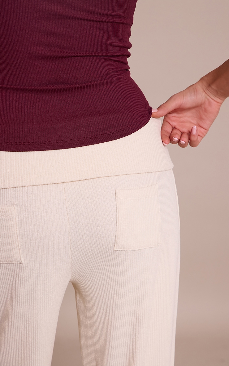 Pantalon large épais côtelé crème à détail replié et poches image 4