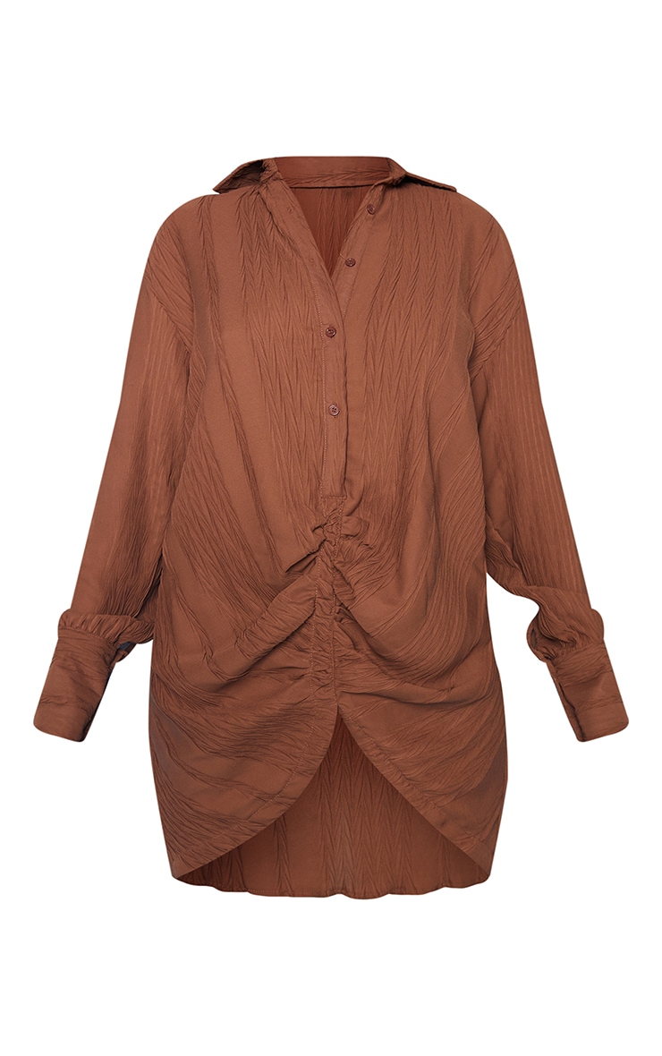 Robe chemise chocolat froncée devant texturée à manches longues image 5