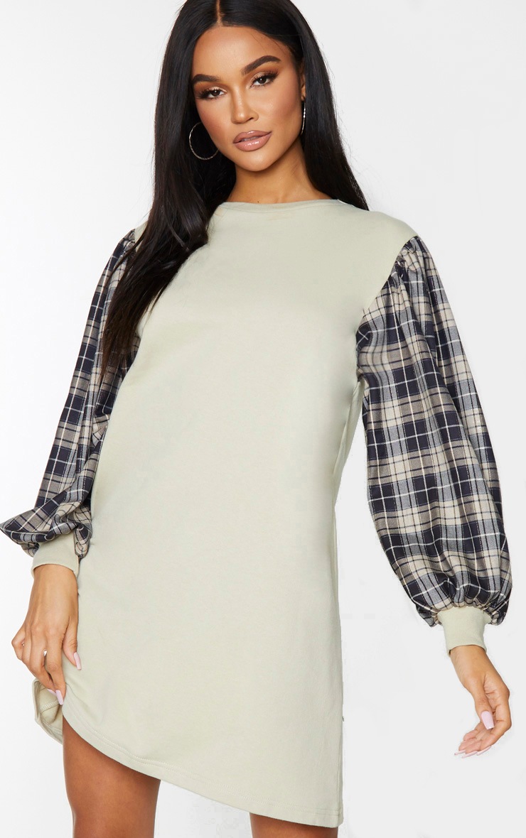 Robe pull gris pierre à manches imprimées carreaux contrastantes