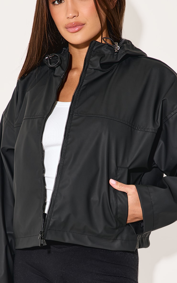 Veste courte noire à capuche image 4