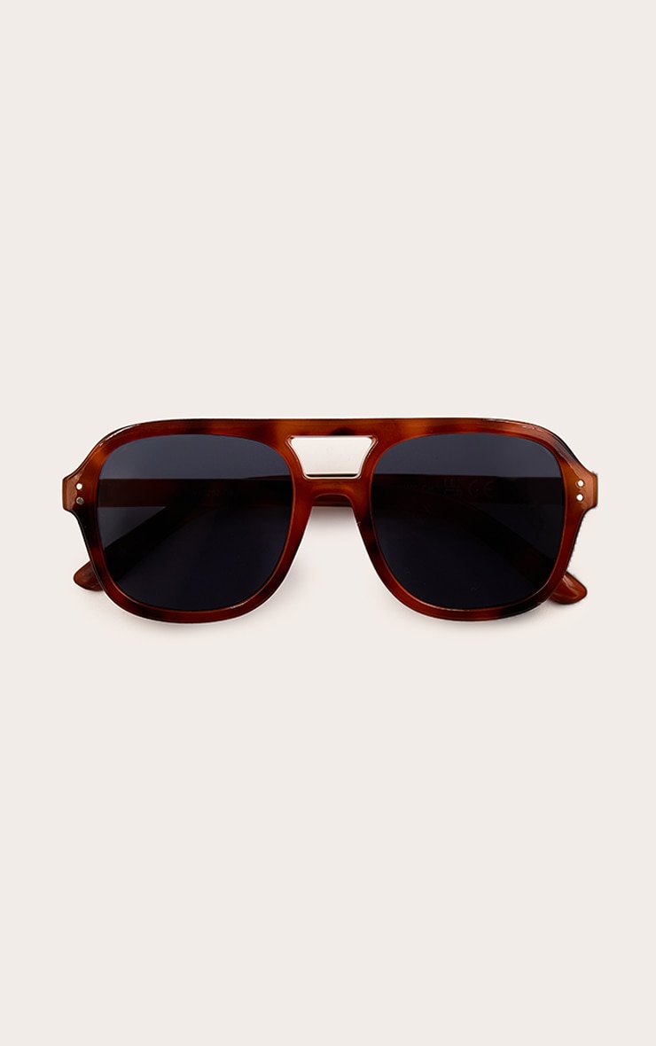 Honey Tortoiseshell Angled Dark Lens Aviator Sunglasses image 2