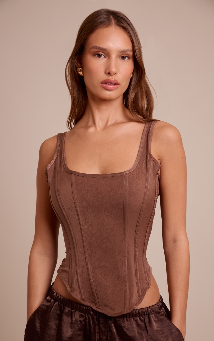 Corset long à baleines, texturé façon champignon, à ourlet asymétrique. image 1
