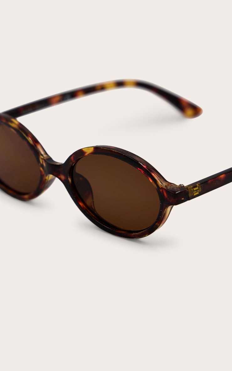 Tortoiseshell Round Lens Sunglasses image 3