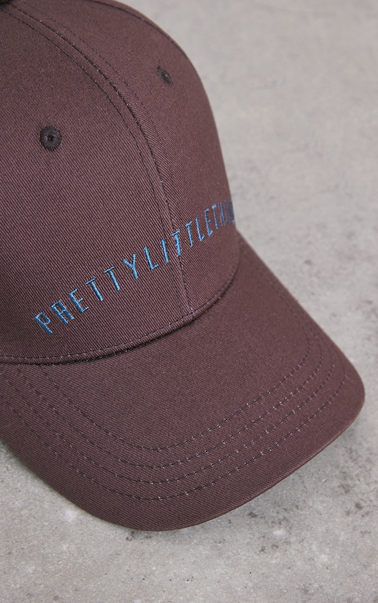 PRETTYLITLETHING Casquette gris anthracite basique image 4