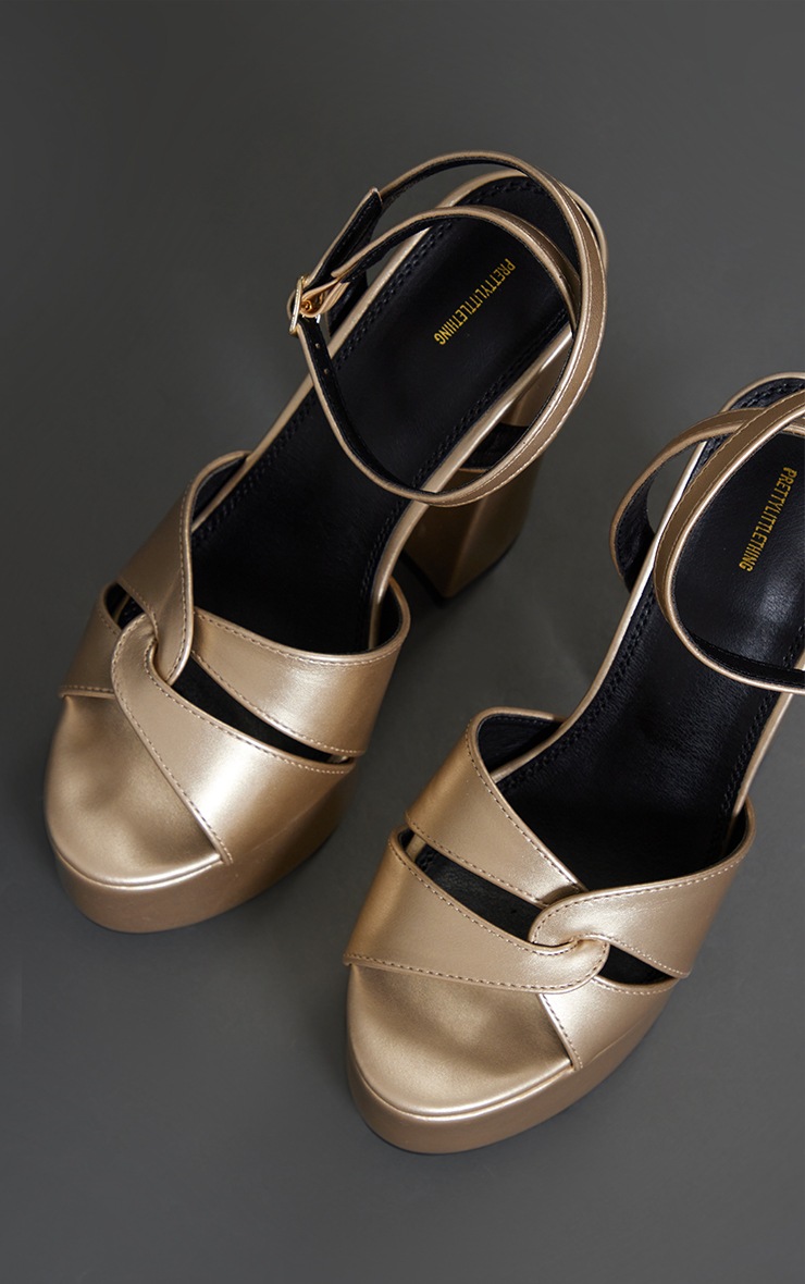 elevated gold platform chuck