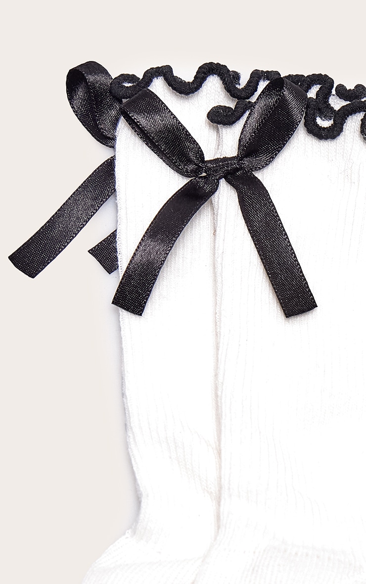 White Satin Bow Lettuce Trim Ankle Socks image 2