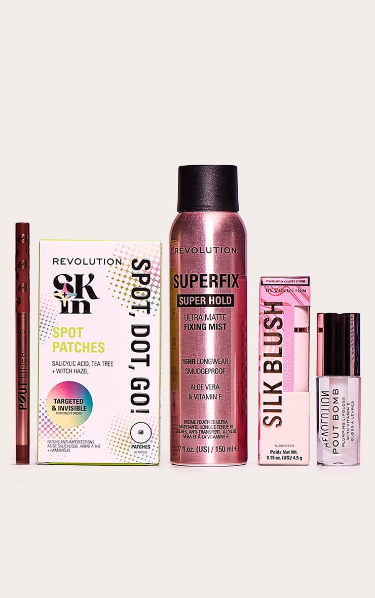 PRETTYLITTLETHING X Revolution Coffret d'essentiels de beauté image 1