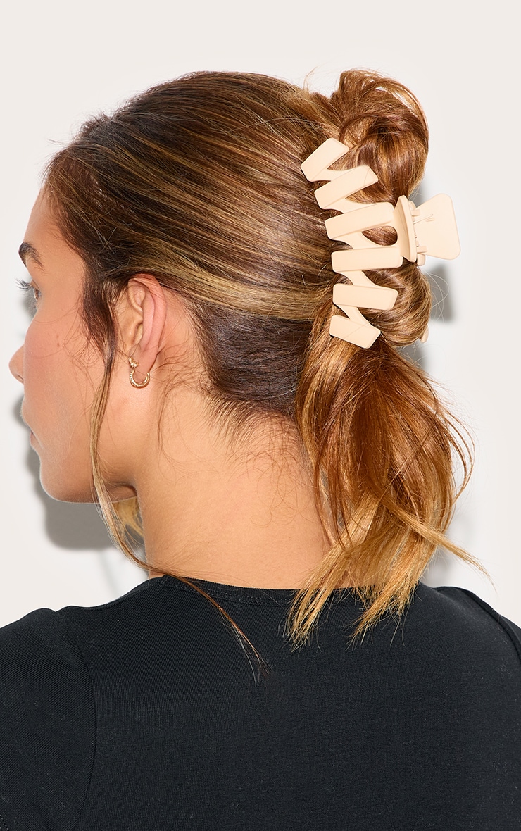 Cream Zig Zag Hair Claw image 3