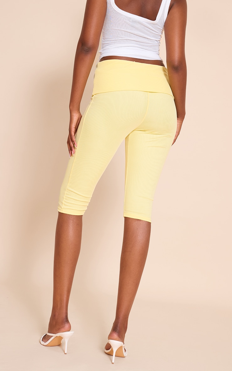 Pantalon capri en mesh jaune citron à détail replié image 3