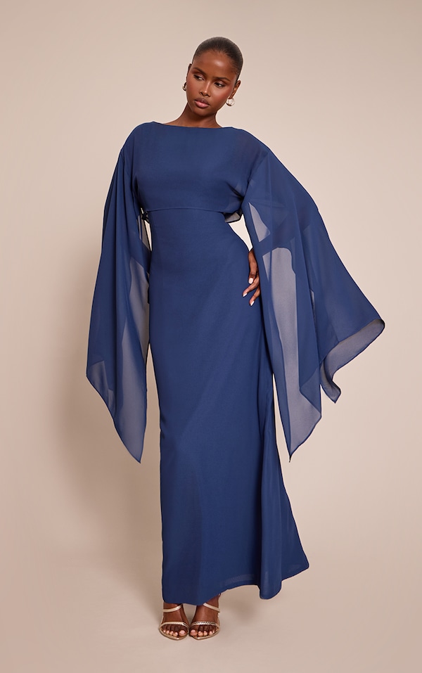 Robe longue bleu marine à détail cape