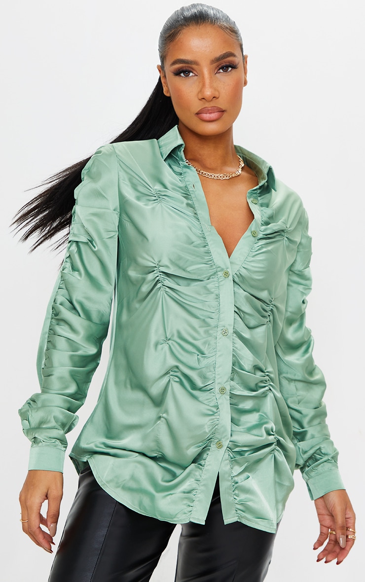 Chemise satinée pistache très froncée