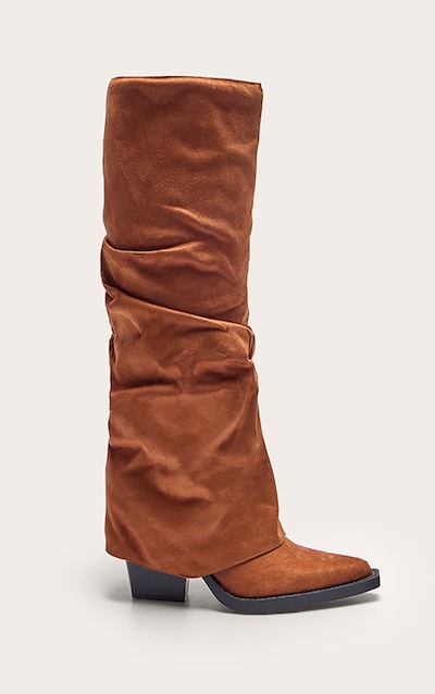 Bottes hautes pointues en suédine marron clair repliées à talon carré