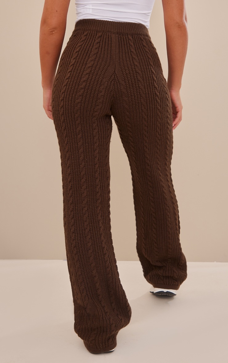 Pantalon large chocolat en maille torsadée image 3