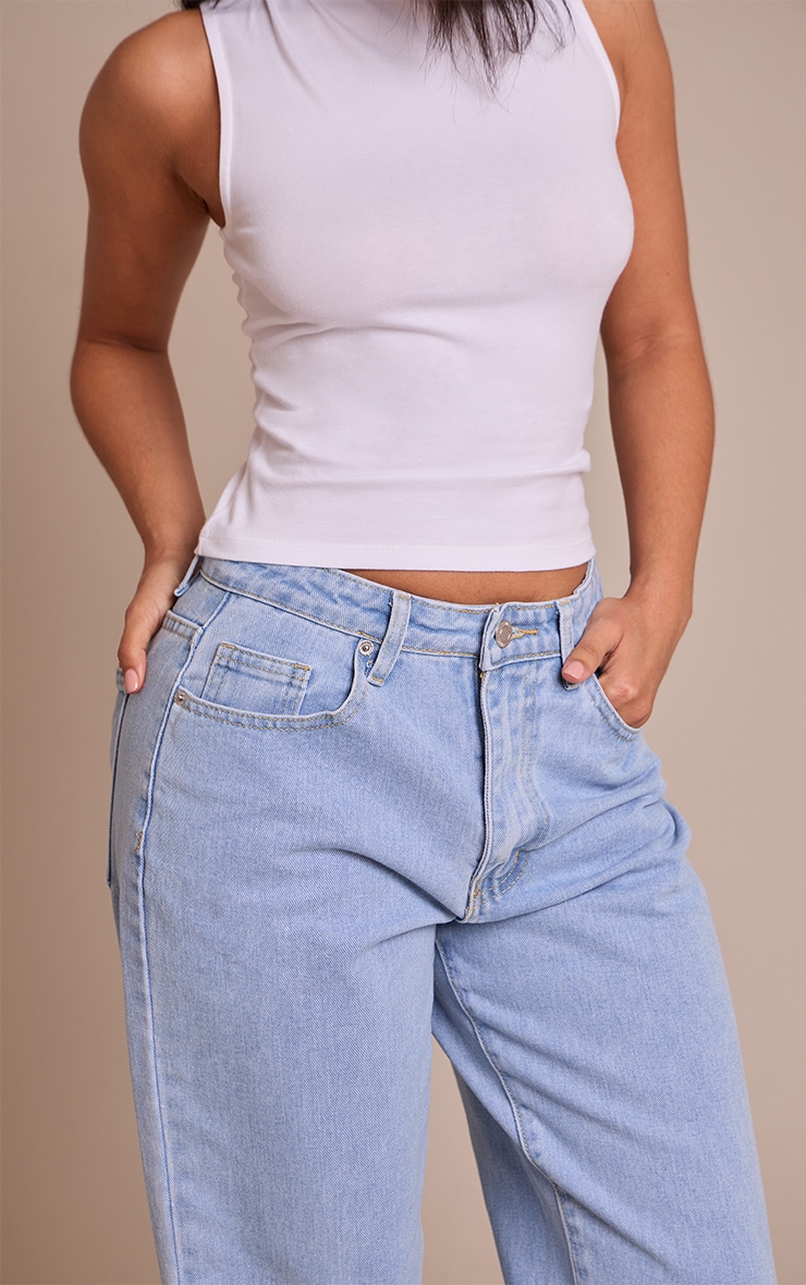 PRETTYLITTLETHING Petite Light Blue High Waist Mom Jeans image 4