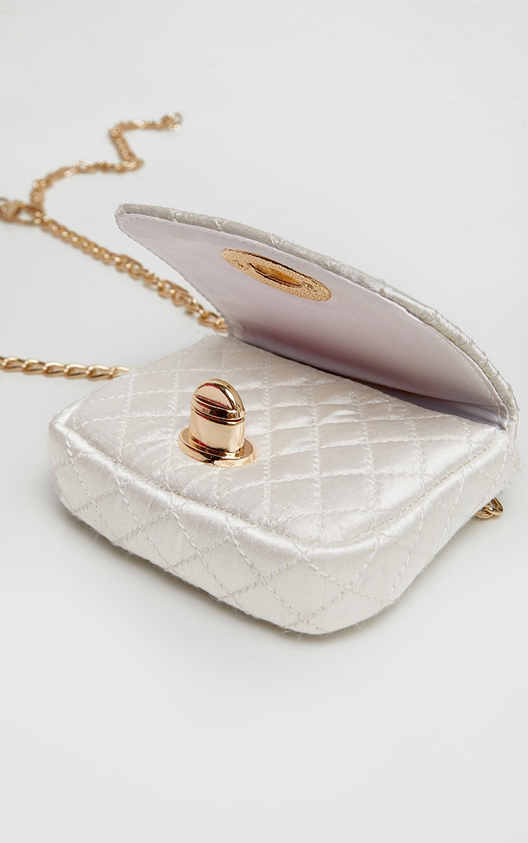 White Quilted Bag Gold Chain Belt PrettyLittleThing AUS