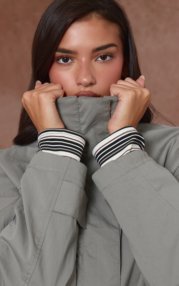 Olive Funnel Neck Removable Hood Windbreaker image 4