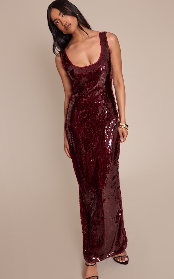 Robe longue rouge vin sans manches à col rond et sequins