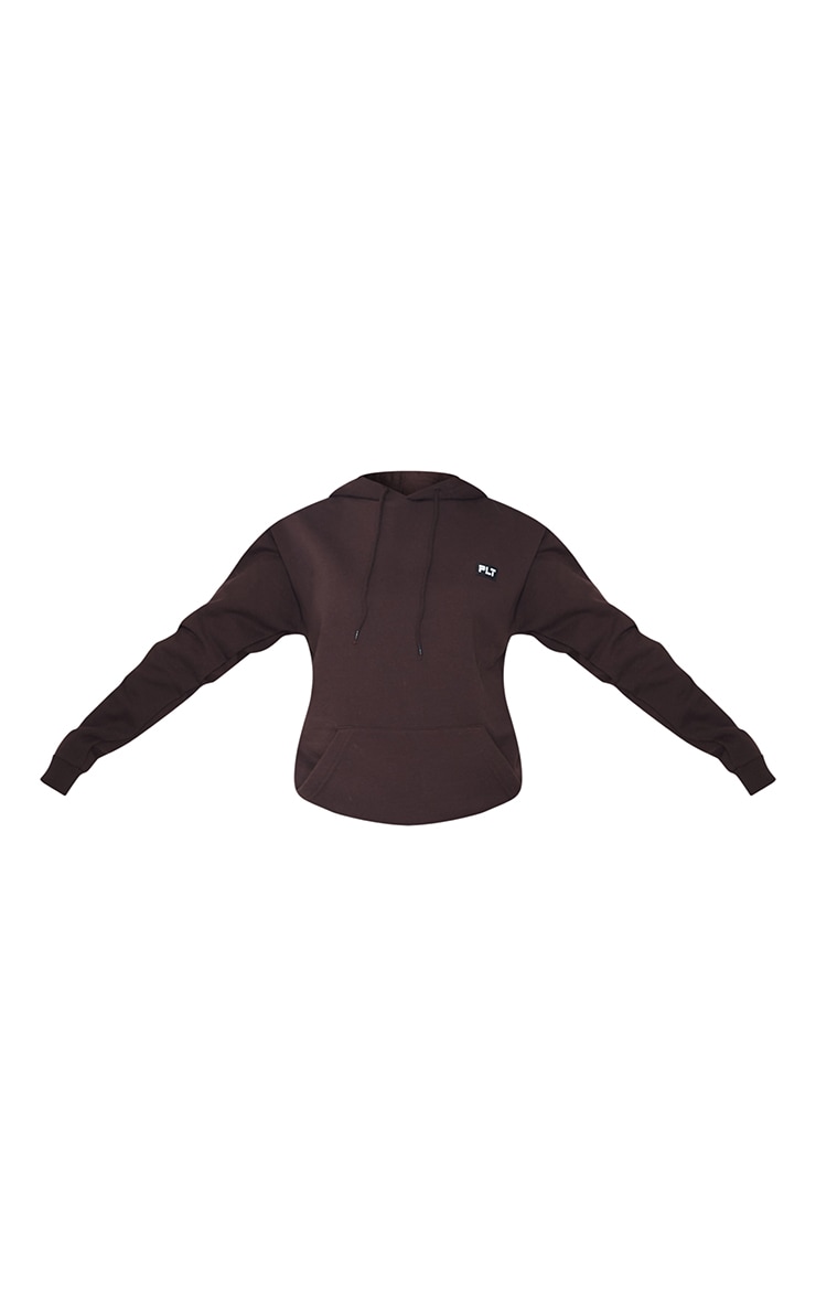 PRETTYLITTLETHING Tall Hoodie oversize marron chocolat foncé à détail badge image 5