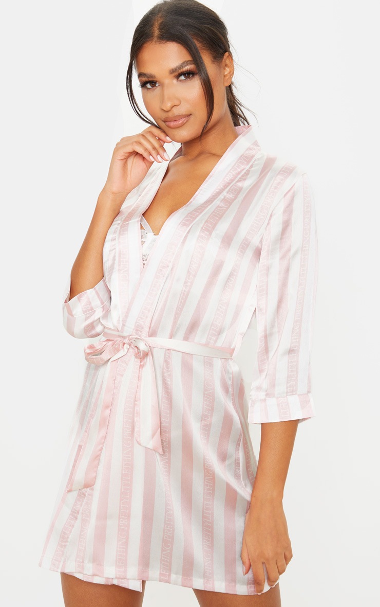 PRETTYLITTLETHING - Déshabillé en satin rose tendre rayé
