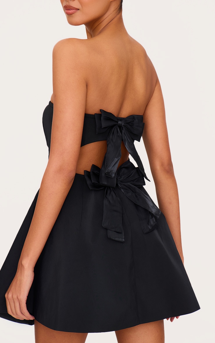 Mini robe droite noire à dos nu et noeud image 4