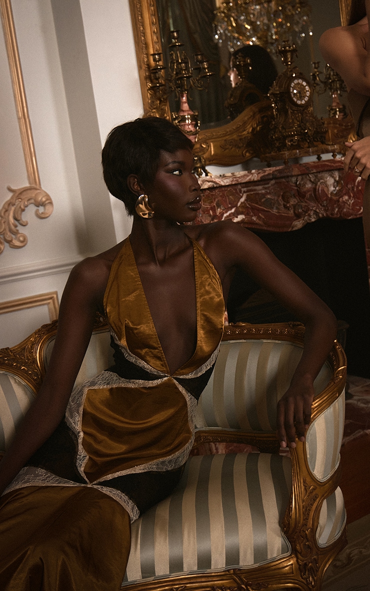 Robe sirène longue olive doré à bretelles fines et empiècements en dentelle image 5