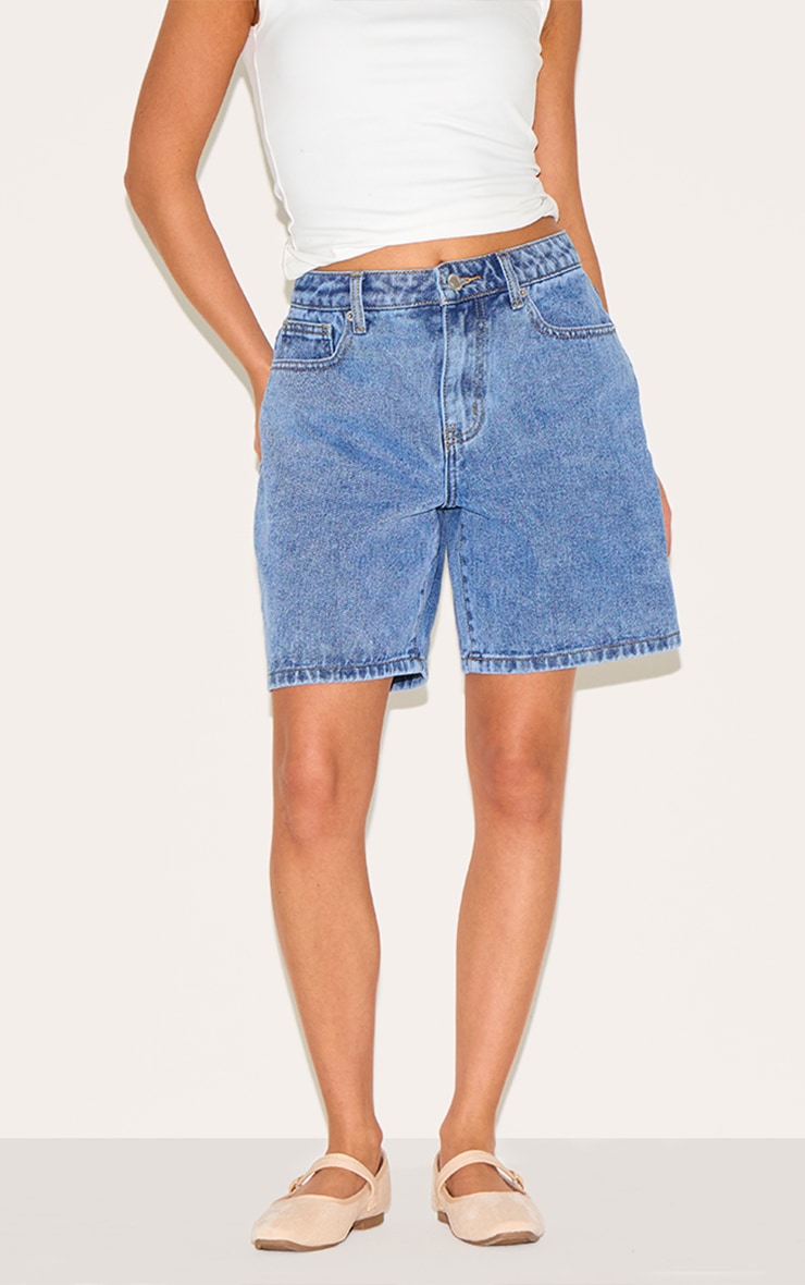 Petite Mid Blue Wash Low Rise Baggy Boyfriend Shorts image 1
