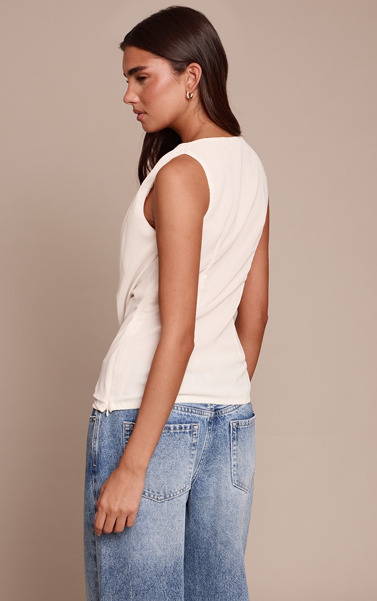 Top drapé en mousseline de soie crème sans manches image 2
