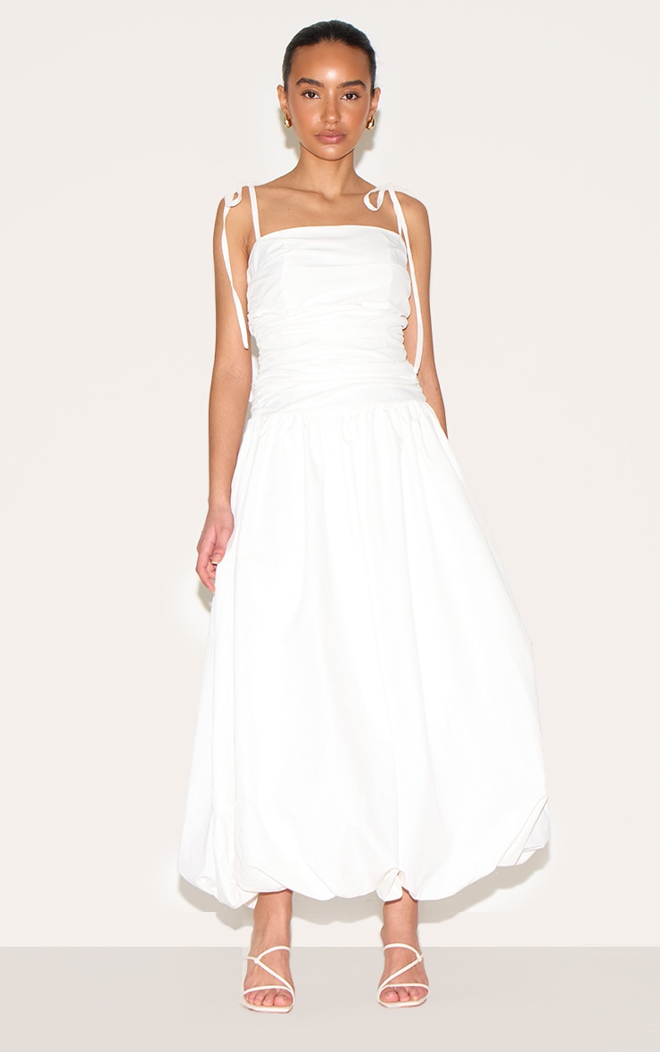 Petite Robe Mi-longue Bouffante Blanche ?? Bretelles Tr?�s Fines | Petite | PrettyLittleThing FR